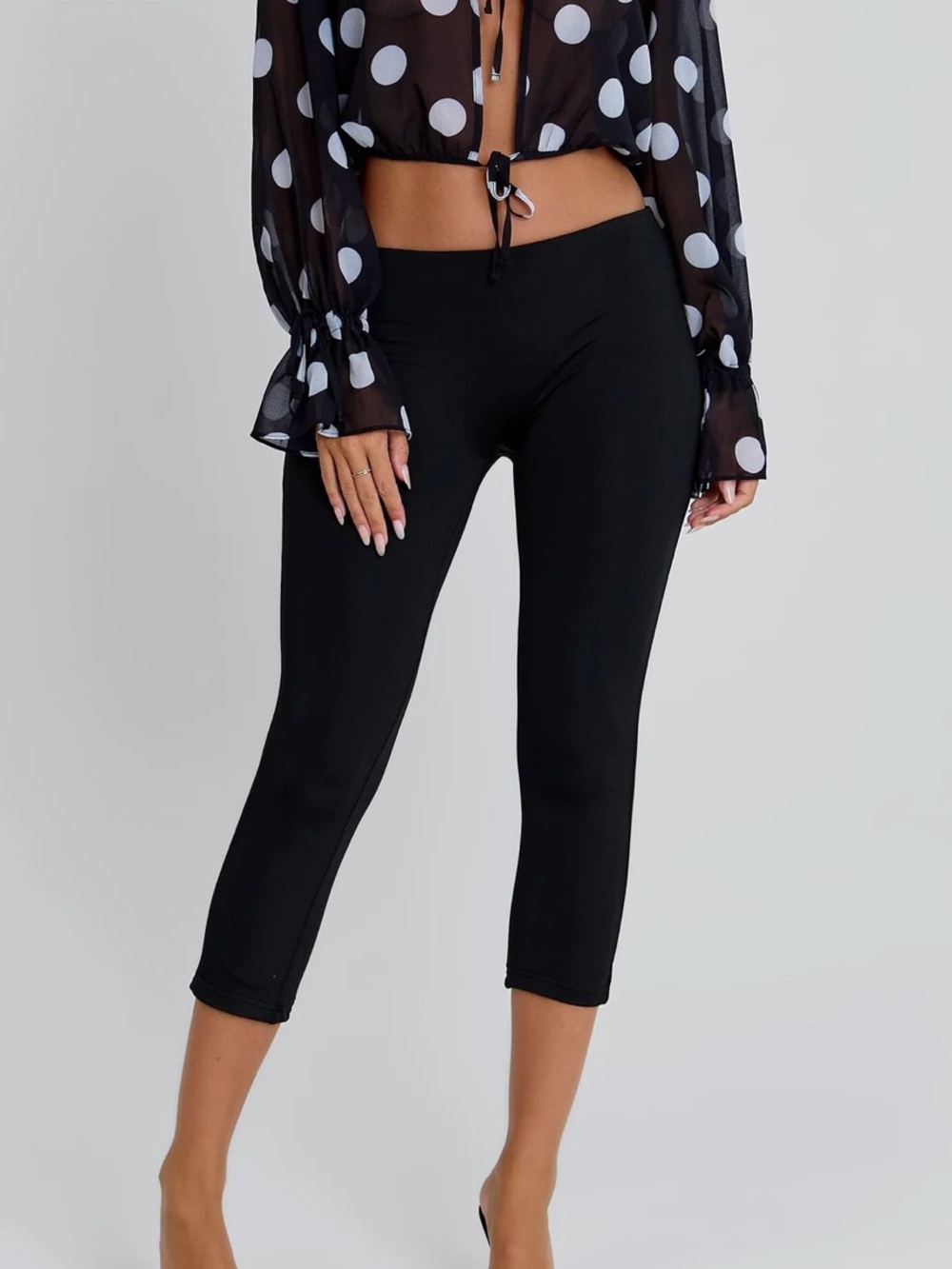 Outcast LUMAE CAPRI PANTS BLACK